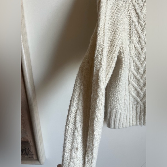 Old Navy Cream Cable Knit Cardigan - Picture 3 of 8